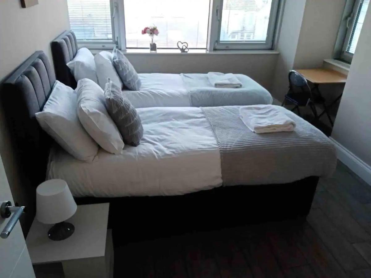 Beautiful Apartment Very Close To The Beach Brighton Екстериор снимка